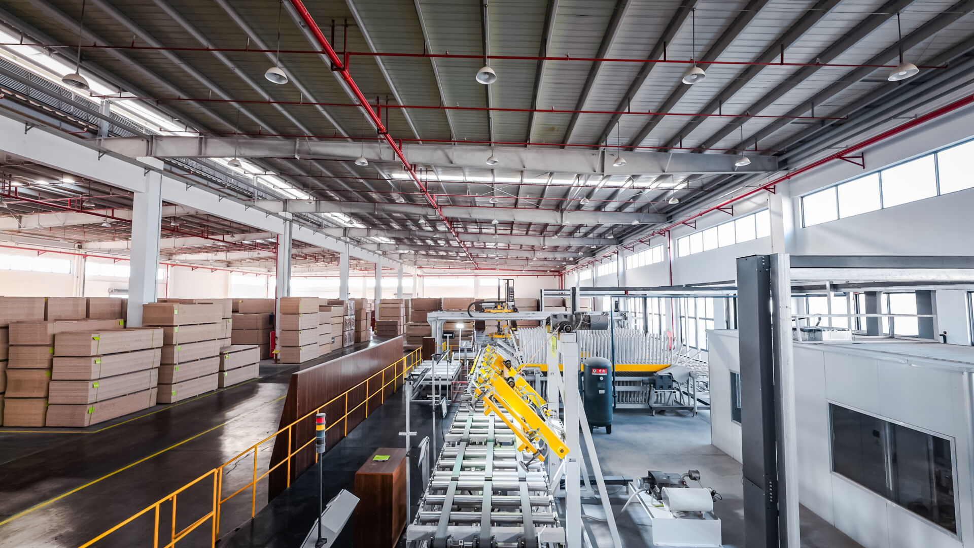 Dây chuyền sản xuất tại nhà máy GoldenHome